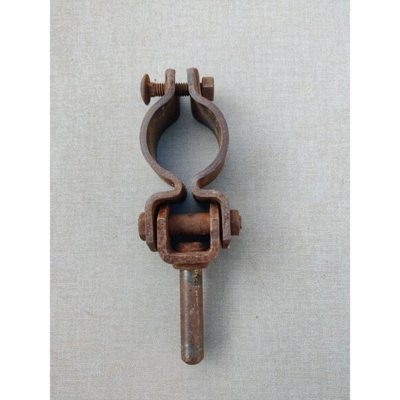 1 Vintage WYNN Stealhead Boat Oar Lock-Has Patina or Surface Rust - Picture 3 of 9